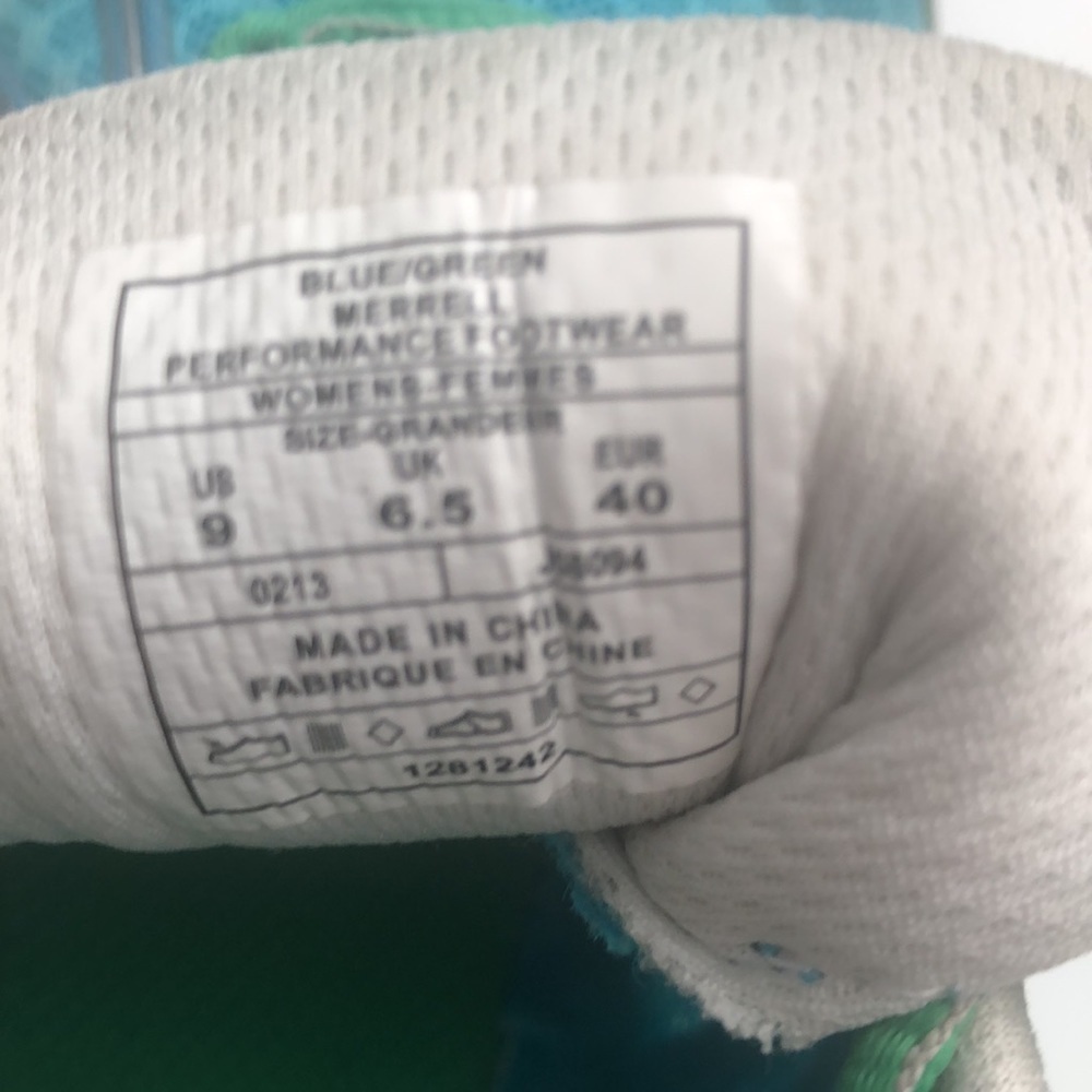 Merrell performance sneakers in blue and green with pull tabs - Picture 7 of 8